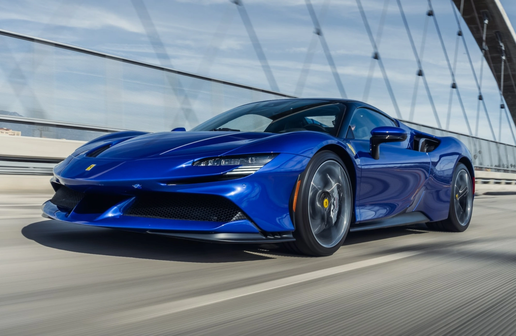 Review Ferrari SF90 Spider