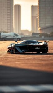 Aston Martin Valkyrie review for sport cars enthusiasts